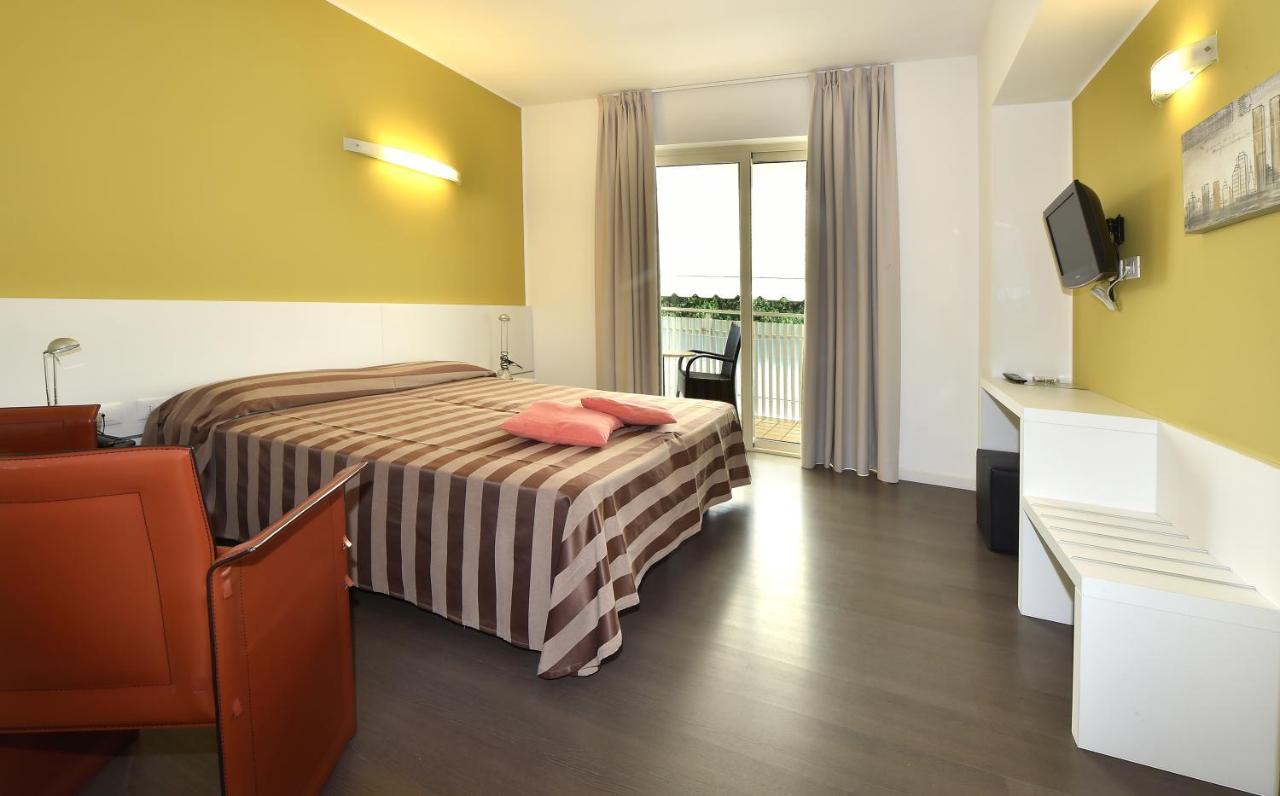Hotel Meuble Nazionale Lignano Sabbiadoro Exterior foto