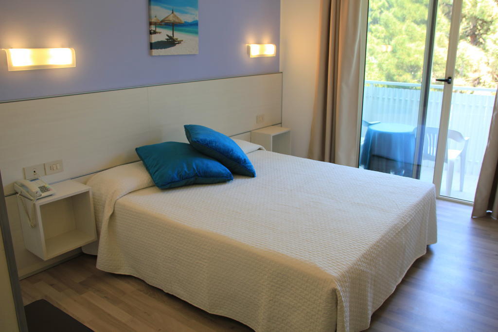 Hotel Meuble Nazionale Lignano Sabbiadoro Zimmer foto